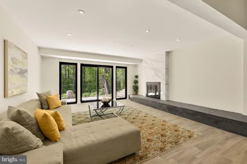 $2,595,000 | 8165 East Beach Drive Northwest, Washington, DC 20012