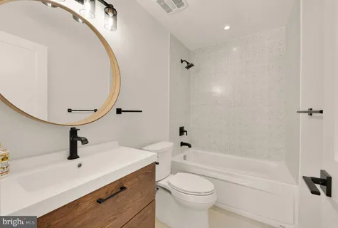 $2,595,000 | 8165 East Beach Drive Northwest, Washington, DC 20012