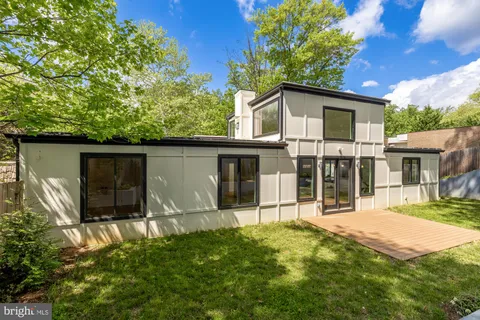 $2,595,000 | 8165 East Beach Drive Northwest, Washington, DC 20012
