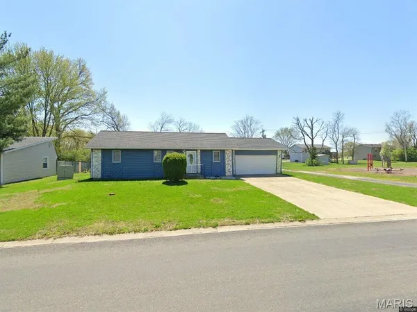 $169,900 | 212 Meadow Drive, Troy, IL 62294