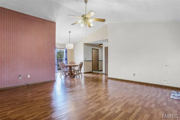 $169,900 | 212 Meadow Drive, Troy, IL 62294