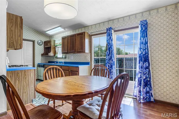 $169,900 | 212 Meadow Drive, Troy, IL 62294