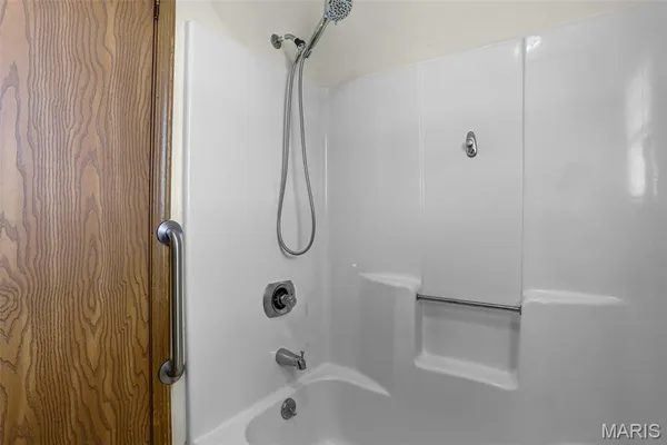 $169,900 | 212 Meadow Drive, Troy, IL 62294