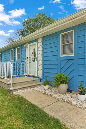 $169,900 | 212 Meadow Drive, Troy, IL 62294
