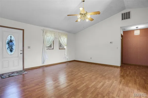 $169,900 | 212 Meadow Drive, Troy, IL 62294