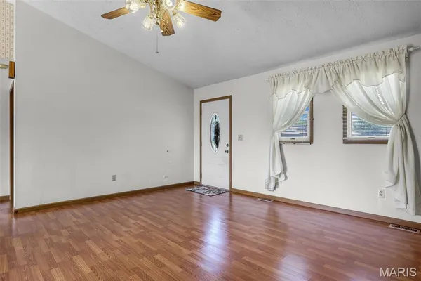 $169,900 | 212 Meadow Drive, Troy, IL 62294