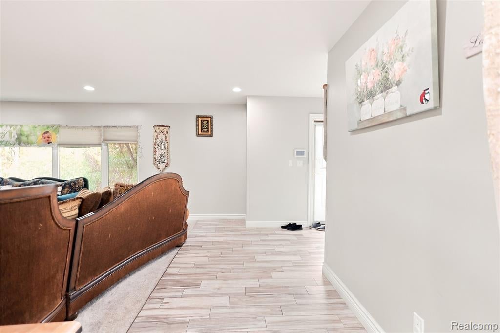 5353 18 Mile Road Sterling Heights, MI 48314 - Photo 7 of 29 Gallery Image 7