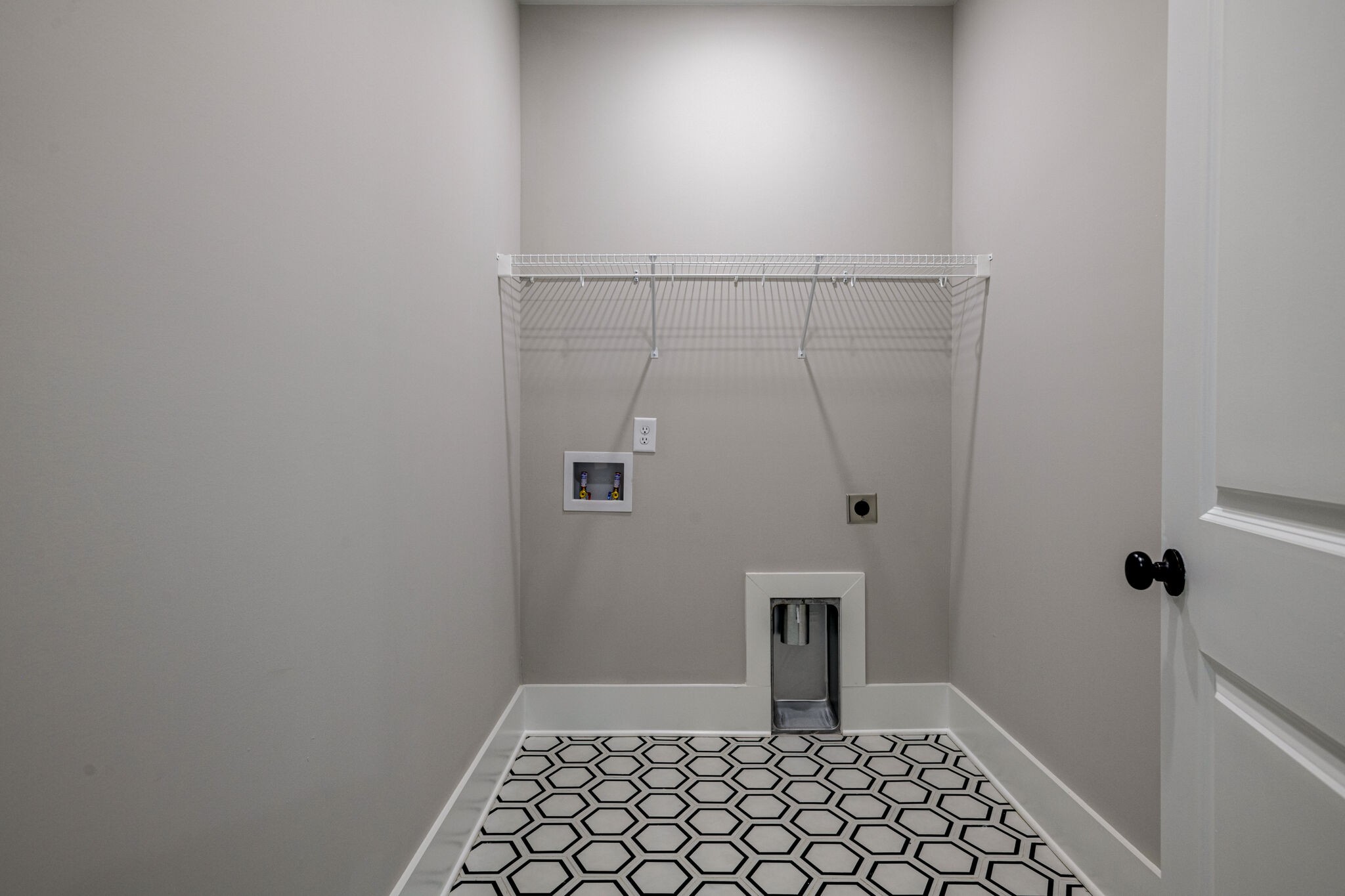 1057 Fallow Road Mount Juliet, TN 37122 - Photo 17 of 41 a bathroom with a window