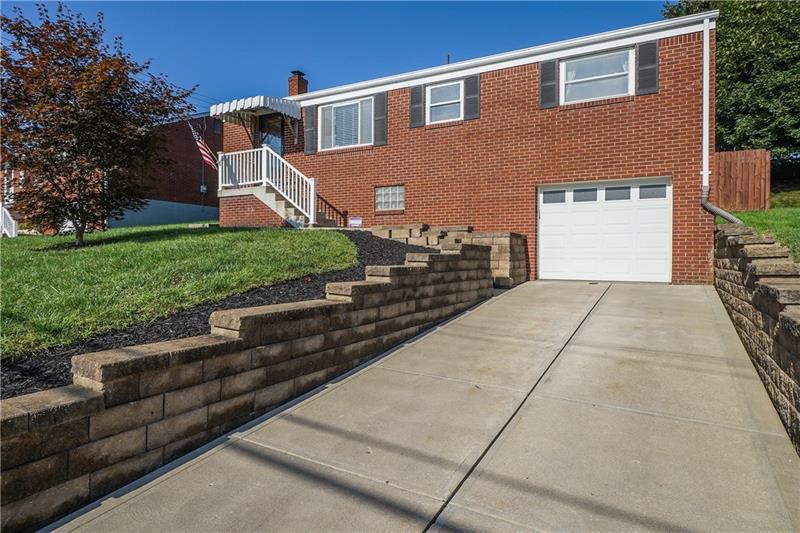 112 Flicker Drive McKees Rocks, PA 15136 - Photo 2 of 25 Gallery Image 2