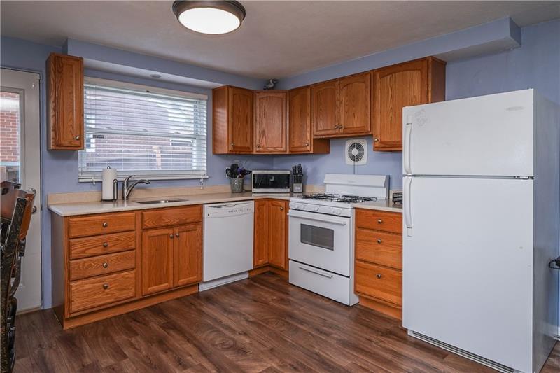 112 Flicker Drive McKees Rocks, PA 15136 - Photo 15 of 25 Gallery Image 15