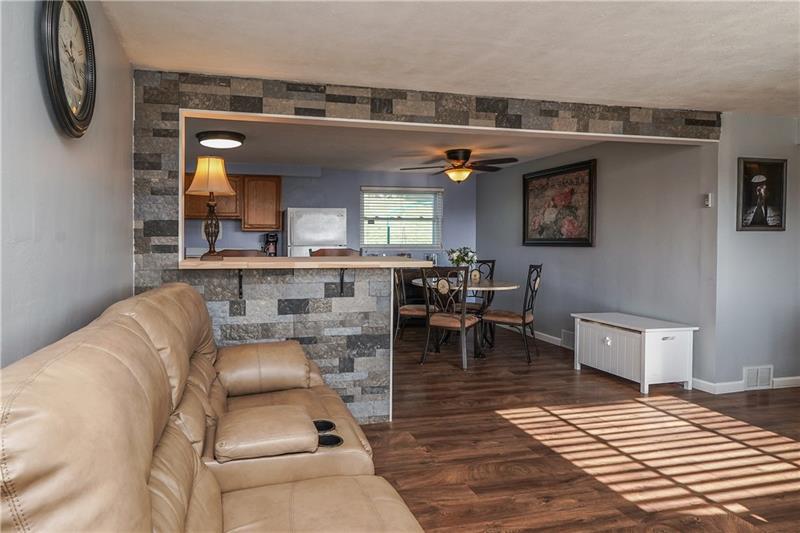 112 Flicker Drive McKees Rocks, PA 15136 - Photo 6 of 25 Gallery Image 6