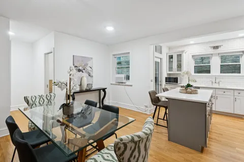 $525,000 | 927 Hinman Avenue, Unit 1S, Evanston, IL 60202