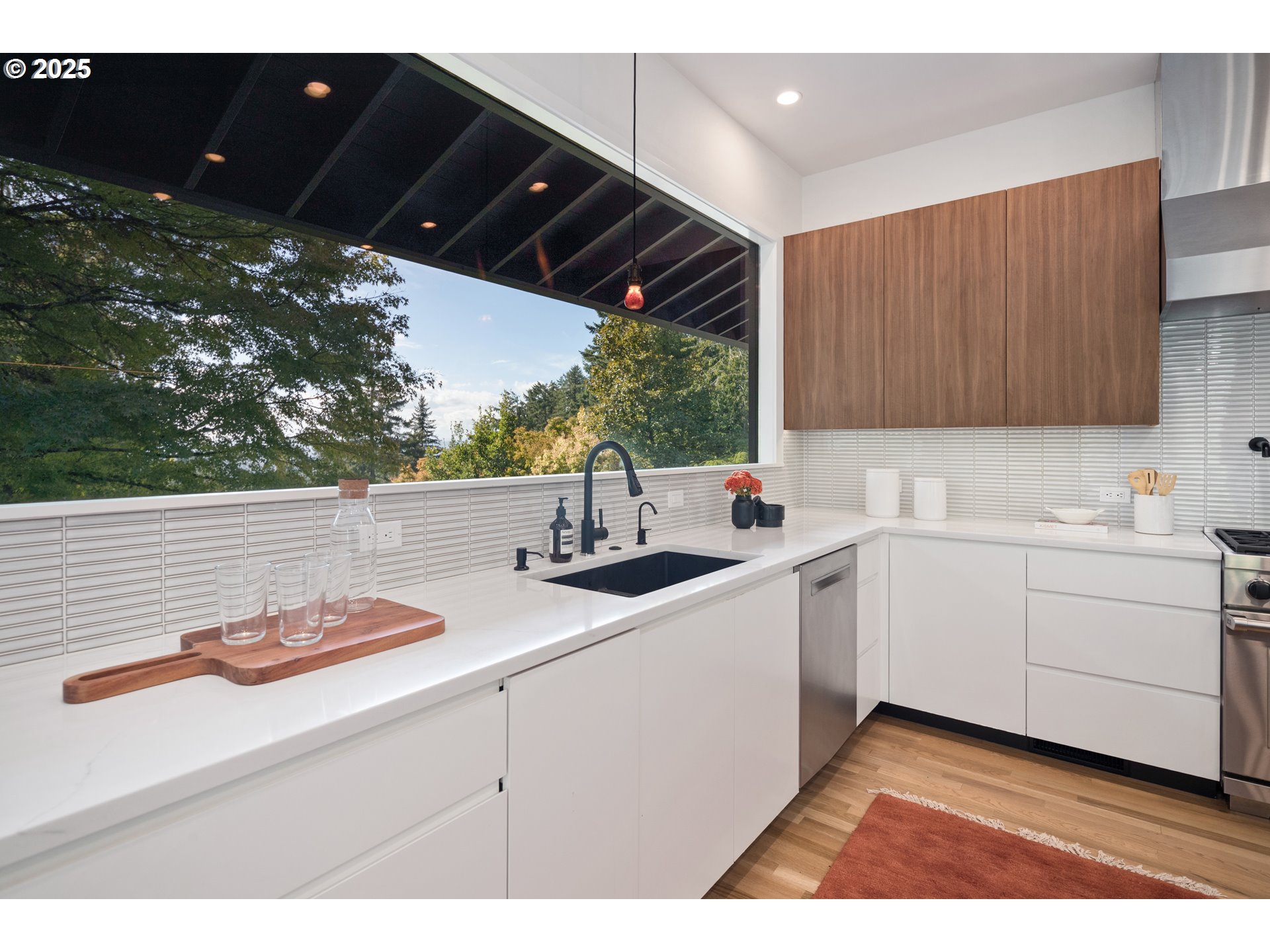 3450 Southwest 44th Avenue Portland, OR 97221 - Photo 10 of 47