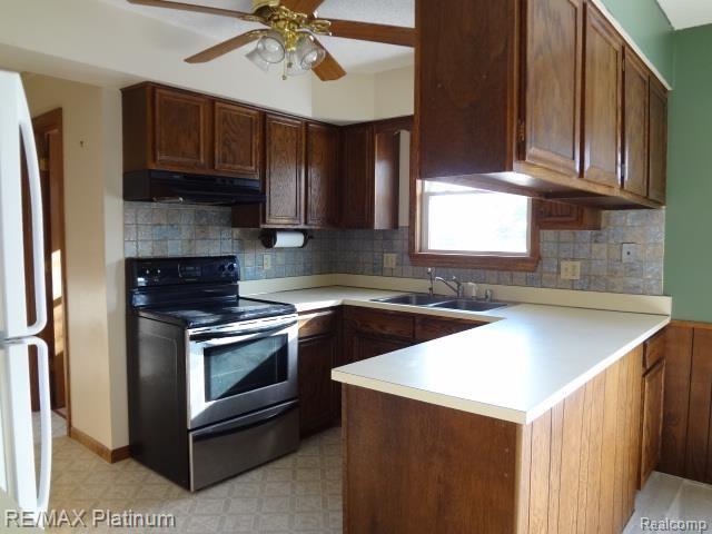 11910 Newman Road Brighton, MI 48114 - Photo 8 of 24 Newman Rd 026.jpg