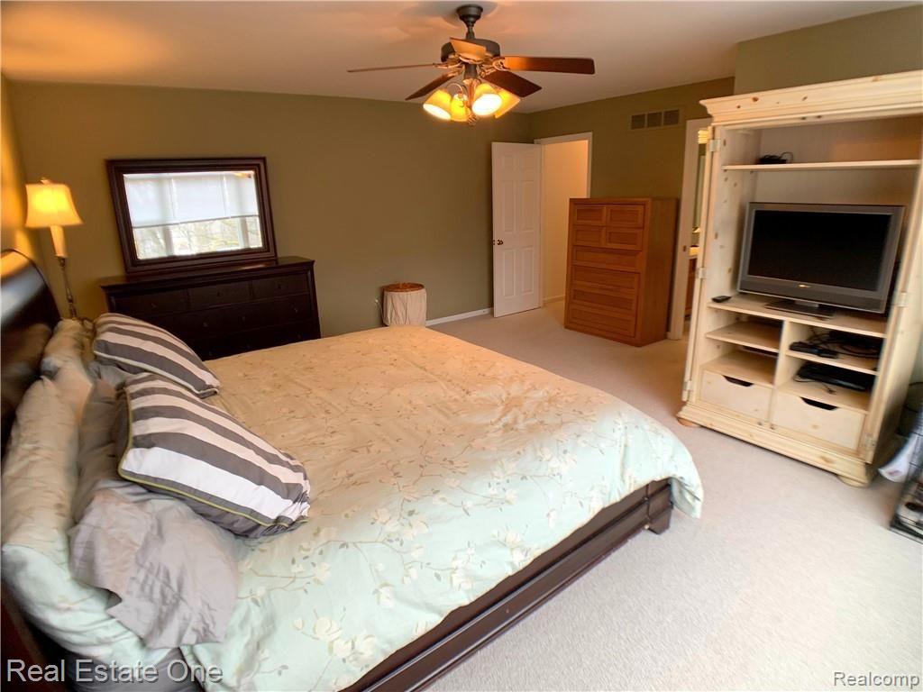537 Arlington Drive Rochester, MI 48307 - Photo 17 of 25 16.jpg