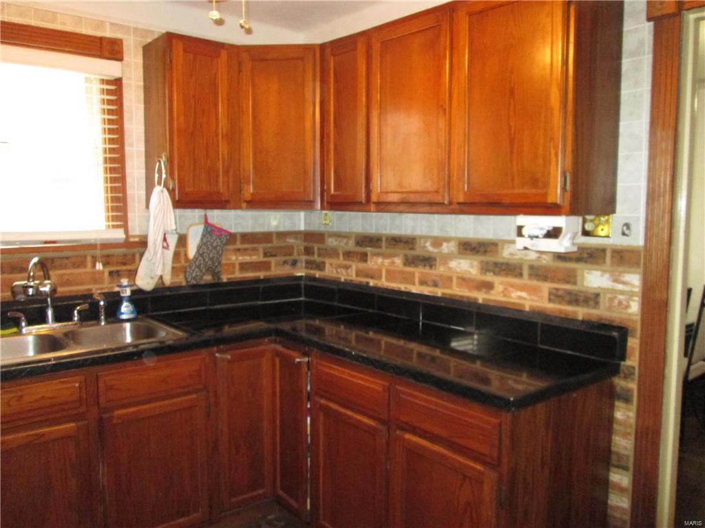 2444 Brown Road St. Louis, MO 63114 - Photo 17 of 39 Gallery Image 17