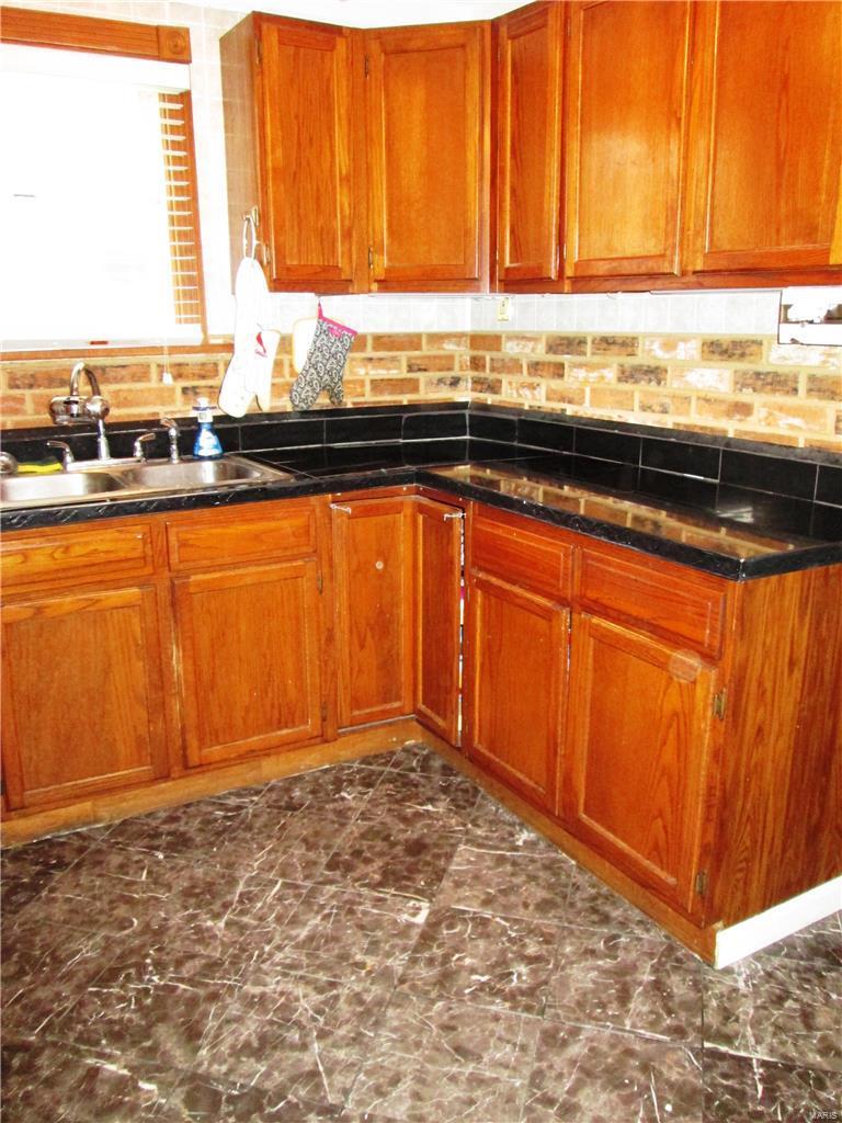 2444 Brown Road St. Louis, MO 63114 - Photo 18 of 39 Gallery Image 18
