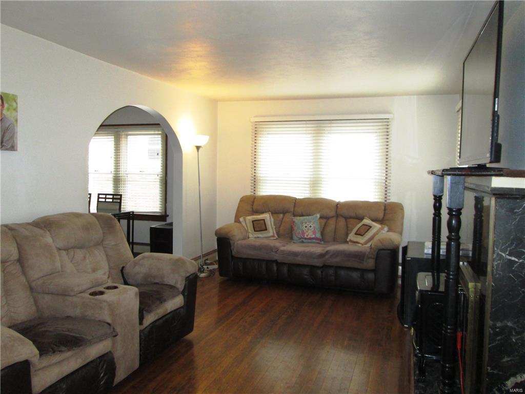 2444 Brown Road St. Louis, MO 63114 - Photo 7 of 39 Gallery Image 7