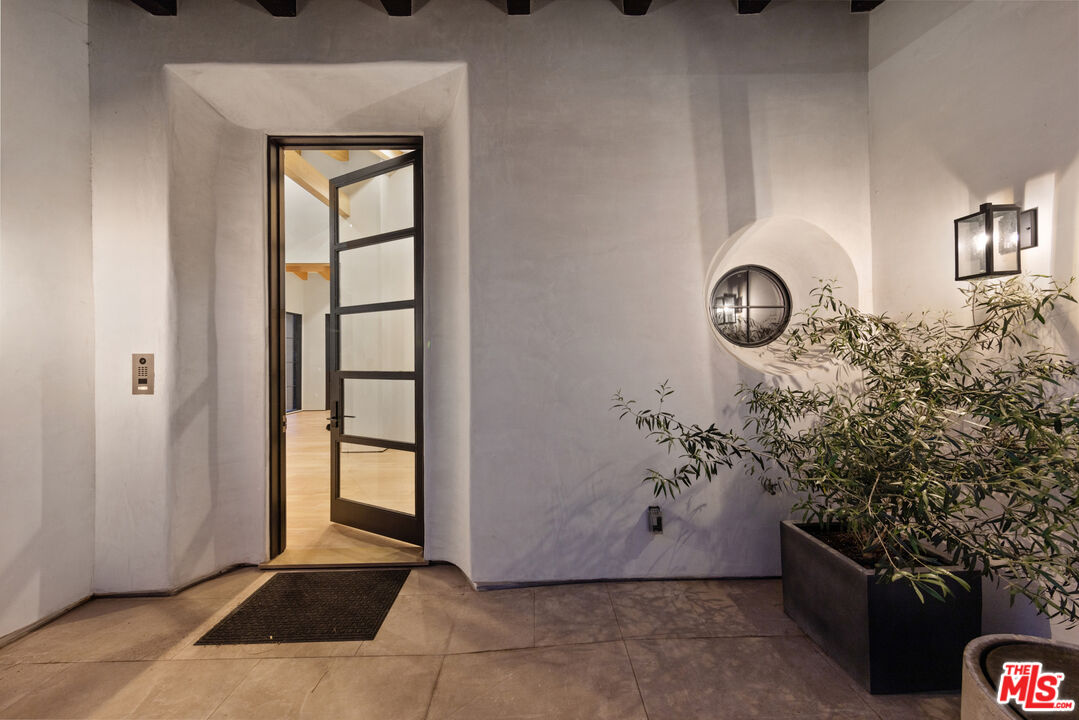 2165 Castilian Drive Los Angeles, CA 90068 - Photo 54 of 62 Gallery Image 54