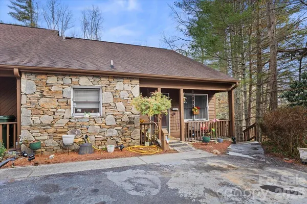 $299,000 | 51 Poplar Tree Lane, Etowah, NC 28729