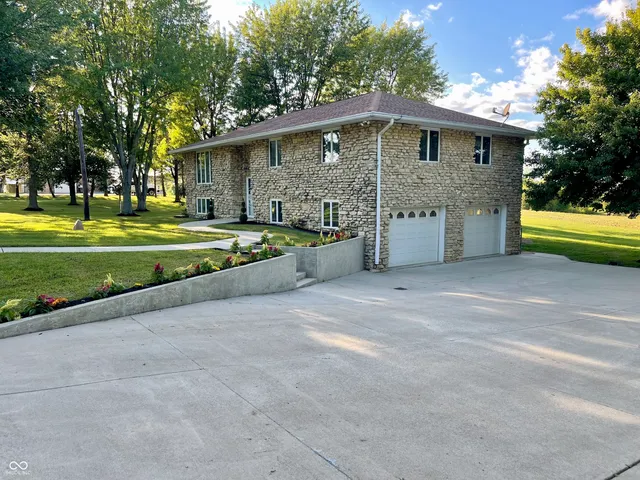 $459,900 | 164 West 1450th Street North, Summitville, IN 46070