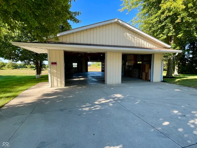 $459,900 | 164 West 1450th Street North, Summitville, IN 46070