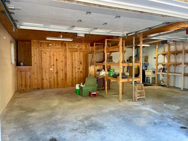 $459,900 | 164 West 1450th Street North, Summitville, IN 46070