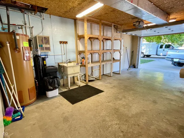 $459,900 | 164 West 1450th Street North, Summitville, IN 46070