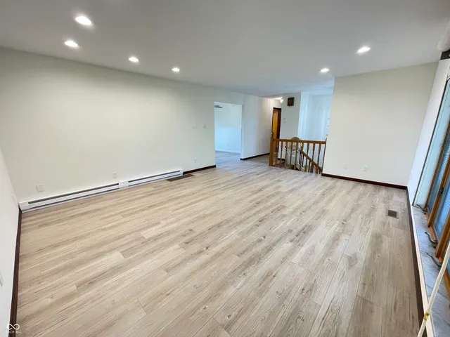 $459,900 | 164 West 1450th Street North, Summitville, IN 46070