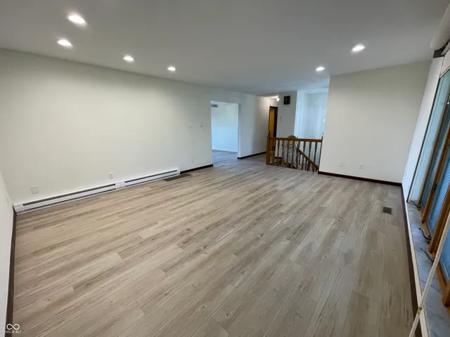 $459,900 | 164 West 1450th Street North, Summitville, IN 46070