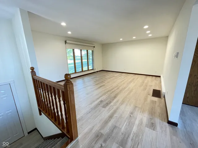 $459,900 | 164 West 1450th Street North, Summitville, IN 46070