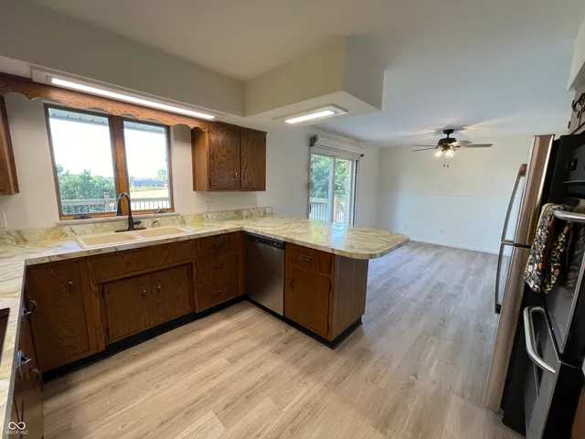 $459,900 | 164 West 1450th Street North, Summitville, IN 46070