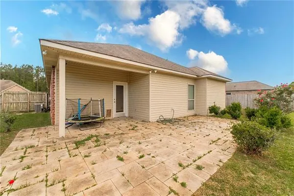 $210,000 | 21376 Beau Chateau Boulevard, Ponchatoula, LA 70454