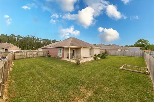 $210,000 | 21376 Beau Chateau Boulevard, Ponchatoula, LA 70454