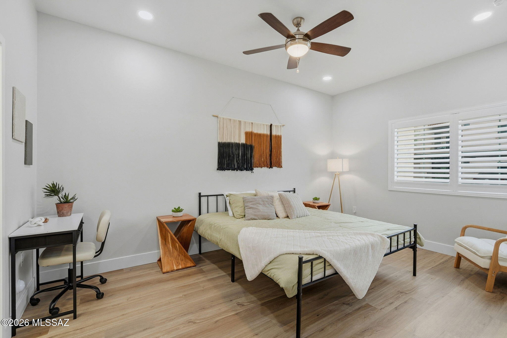 2022 East River Road, Unit 102 Tucson, AZ 85718 - Photo 8 of 21 Primary Bedroom