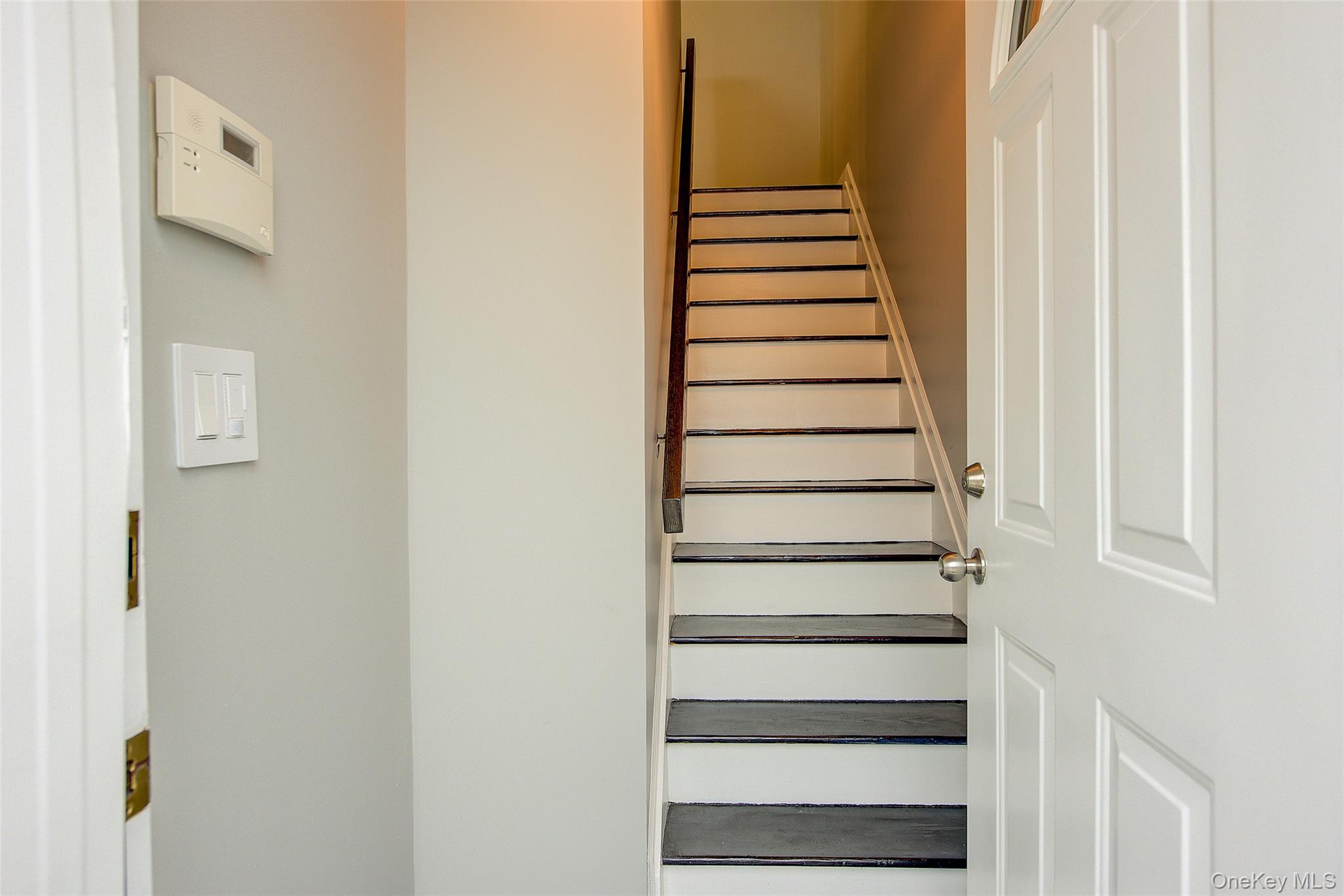 161 Beach 128th Street, Unit 1B Queens, NY 11694 - Photo 4 of 36 a view of entryway