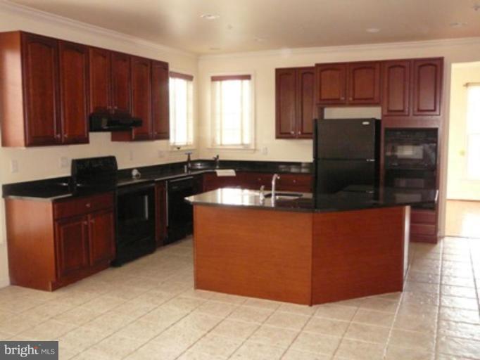 13004 Cadwalladers Vision Drive Bowie, MD 20720 - Photo 6 of 10 Kitchen