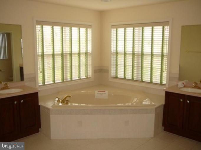 13004 Cadwalladers Vision Drive Bowie, MD 20720 - Photo 7 of 10 Master Bath
