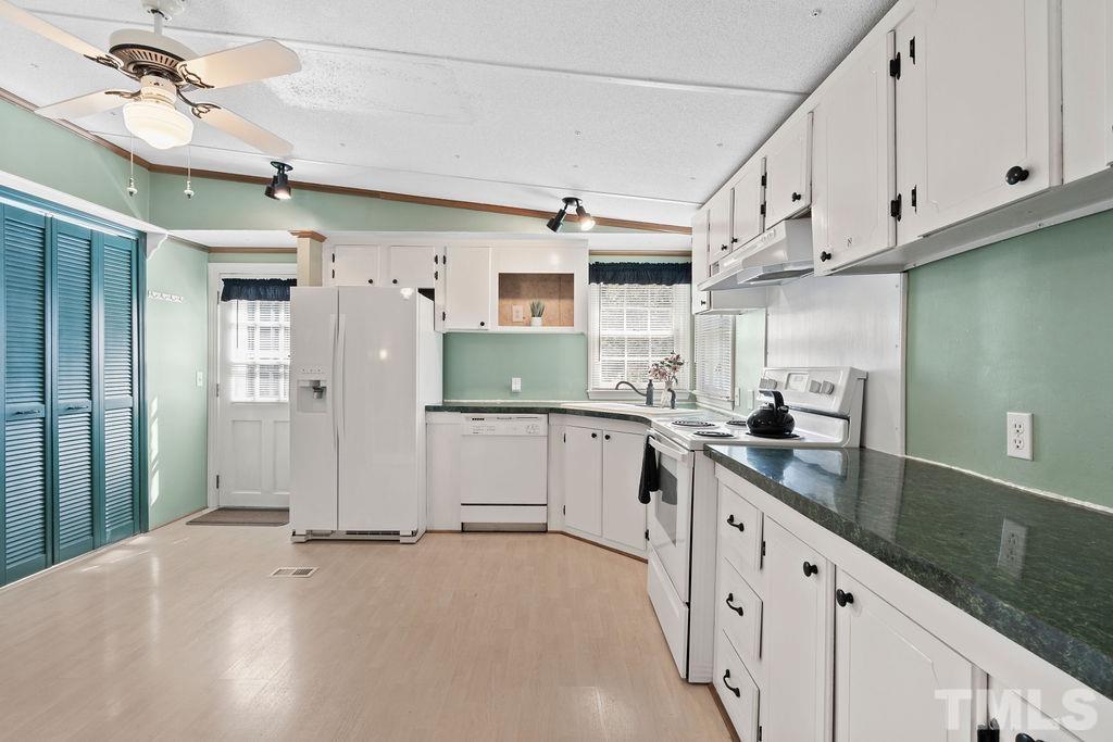 8537 Stephenson Road Apex, NC 27539 - Photo 11 of 30 Gallery Image 11