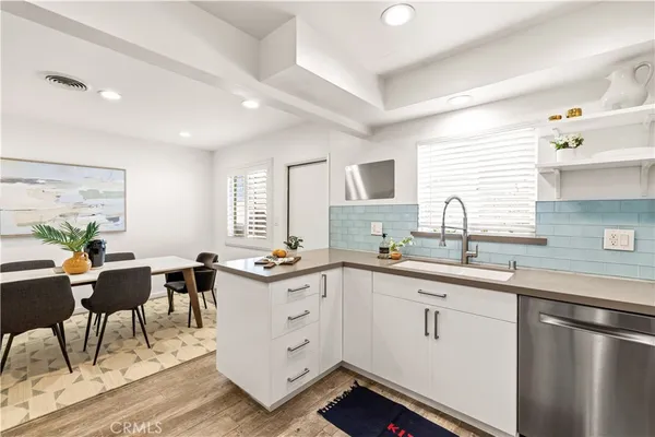 $699,000 | 14238 Dickens Street, Unit 4, Sherman Oaks, CA 91423