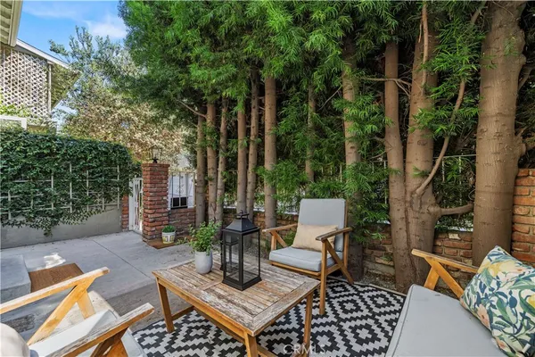 $699,000 | 14238 Dickens Street, Unit 4, Sherman Oaks, CA 91423