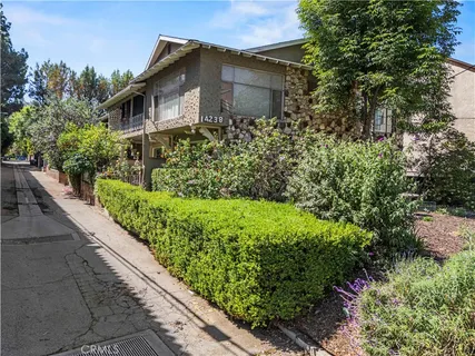 $699,000 | 14238 Dickens Street, Unit 4, Sherman Oaks, CA 91423
