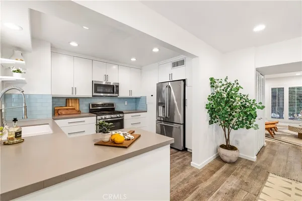 $699,000 | 14238 Dickens Street, Unit 4, Sherman Oaks, CA 91423