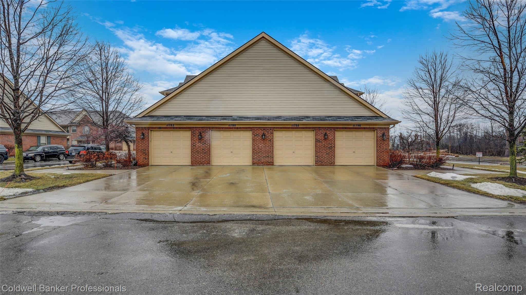 11782 Farmington Road, Unit 86 Livonia, MI 48150 - Photo 27 of 27 27-11782 Farmington Road-27.jpg