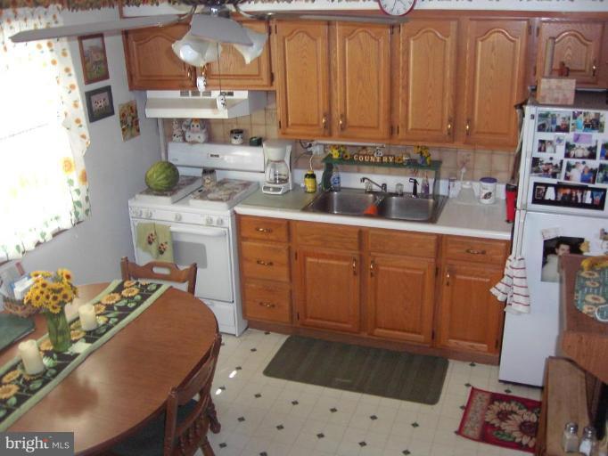 3235 Kessler Road Halethorpe, MD 21227 - Photo 1 of 11 Kitchen #2