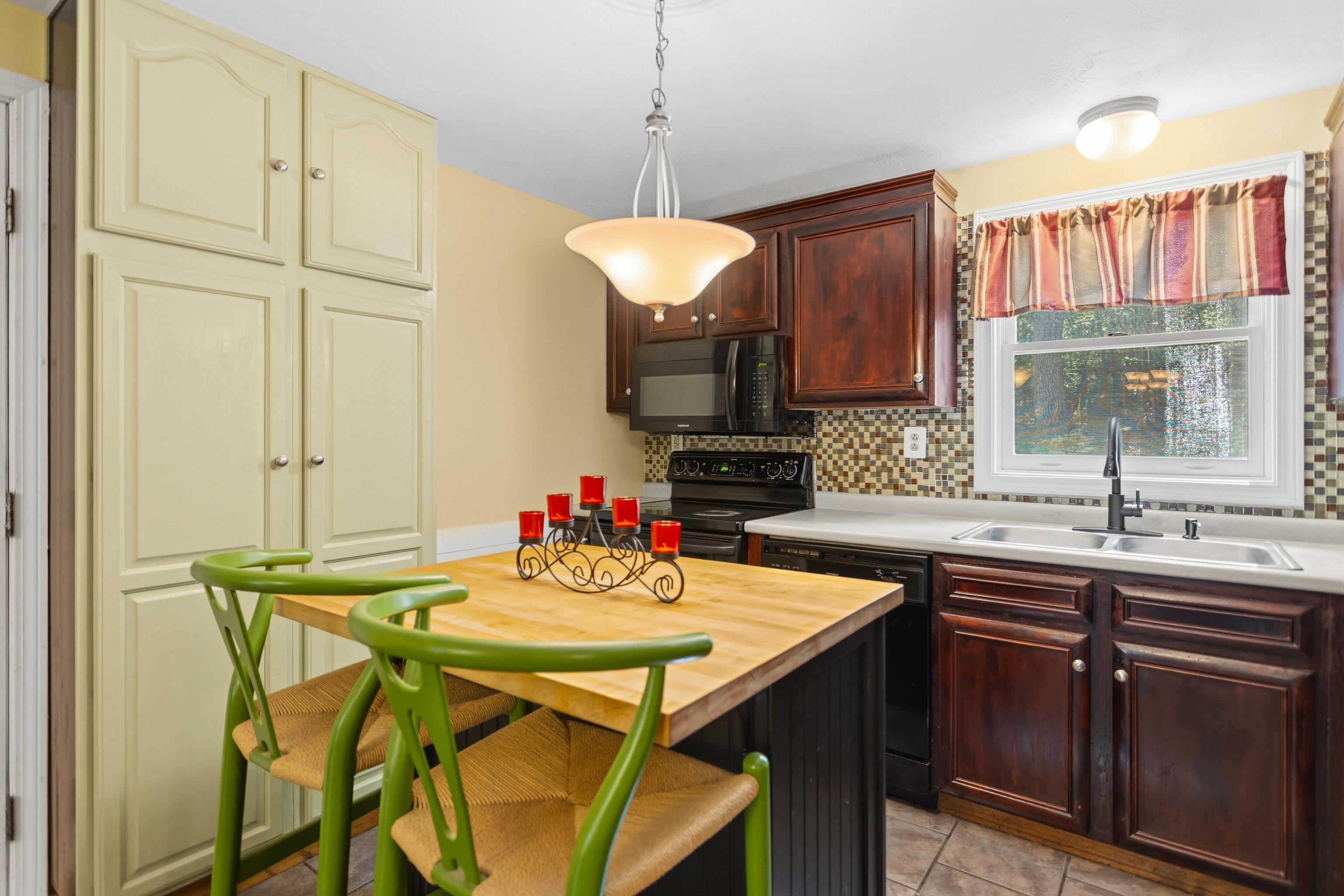 70 South Bow Road Hooksett, NH 03106 - Photo 5 of 55 Gallery Image 5
