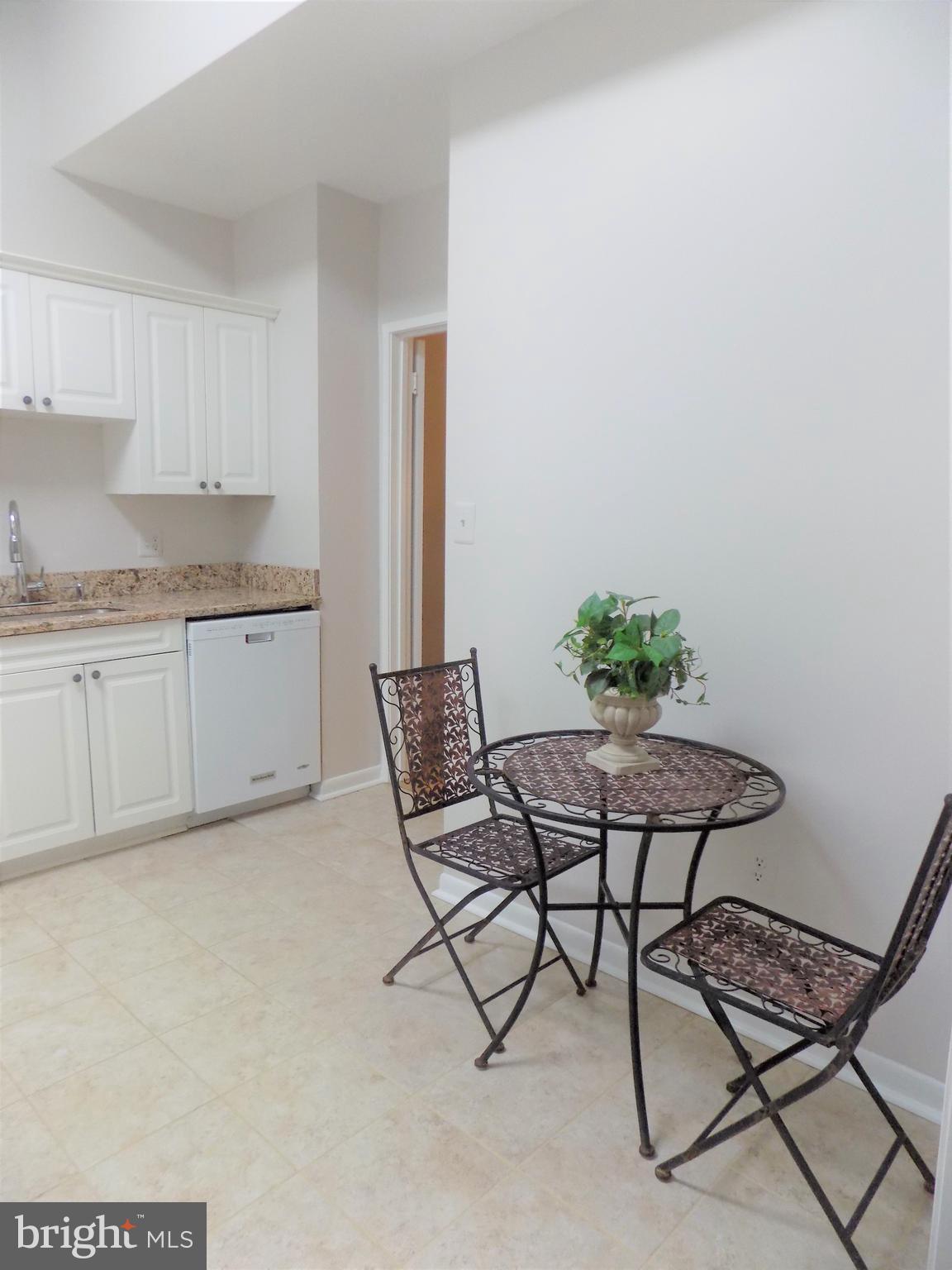 11564 Rolling Green Court, Unit 101 Reston, VA 20191 - Photo 26 of 71 Eat in space in the kitchen