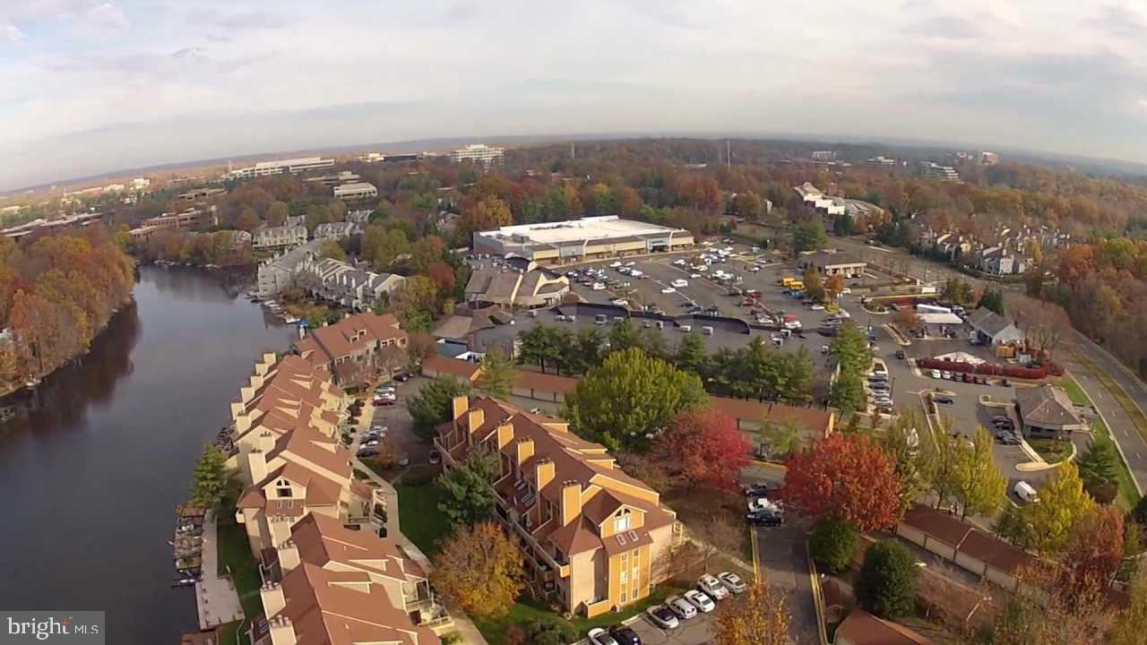 11564 Rolling Green Court, Unit 101 Reston, VA 20191 - Photo 54 of 71 Reston pictures