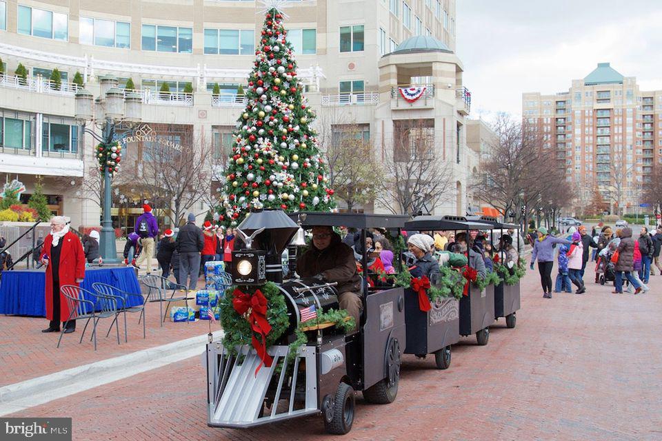 11564 Rolling Green Court, Unit 101 Reston, VA 20191 - Photo 69 of 71 Christmas at Reston town center