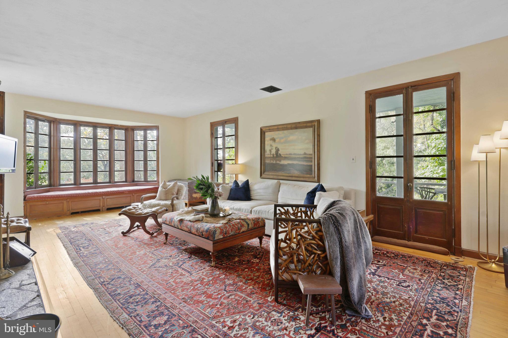 26 Windward Drive Severna Park, MD 21146 - Photo 12 of 48 Living Room